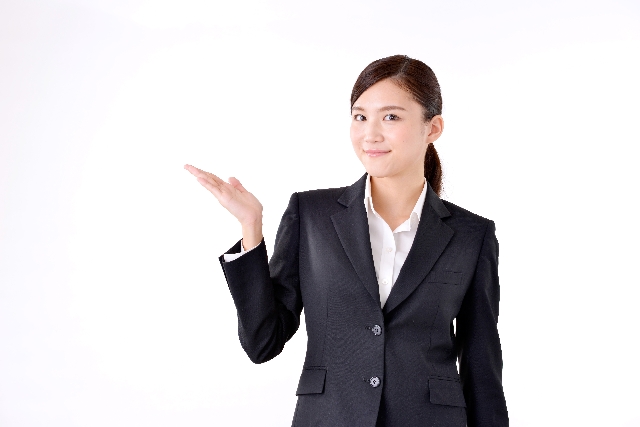 プラチナカードの必要年収を紹介｜mufgのインビテーションがきたら社会的強者の証？