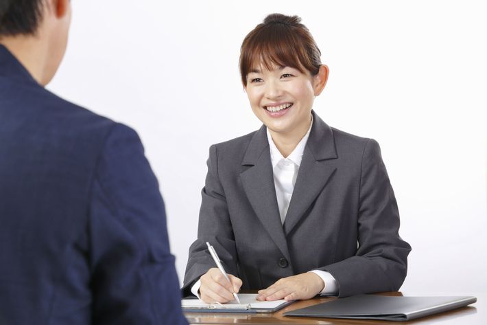 ゴールドカードの審査基準とは？必要年収や審査難易度、持てる年齢を徹底解説